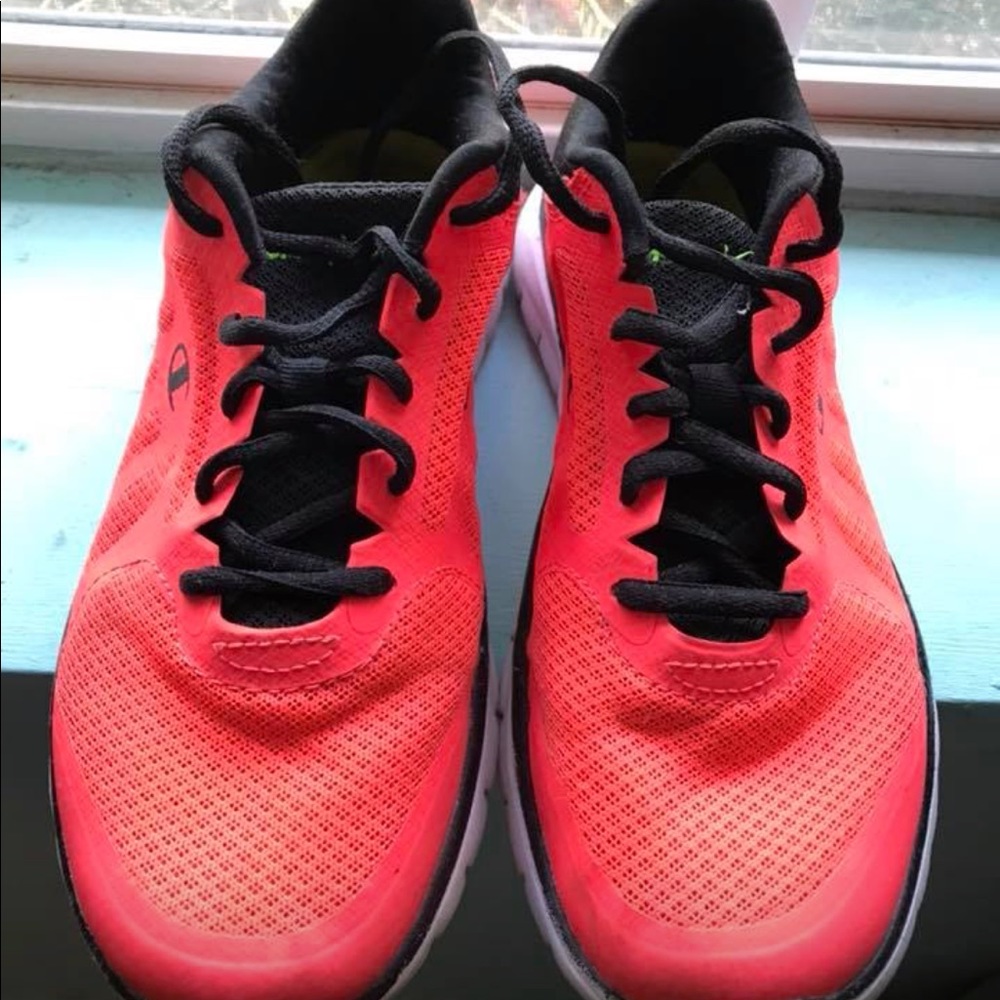 Champion jogging shoes